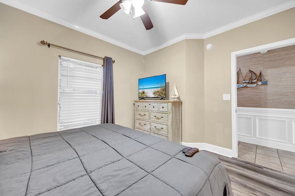 Condo, 1 King Bed with Sofa bed (Majestic Beach Towers 1-1005)