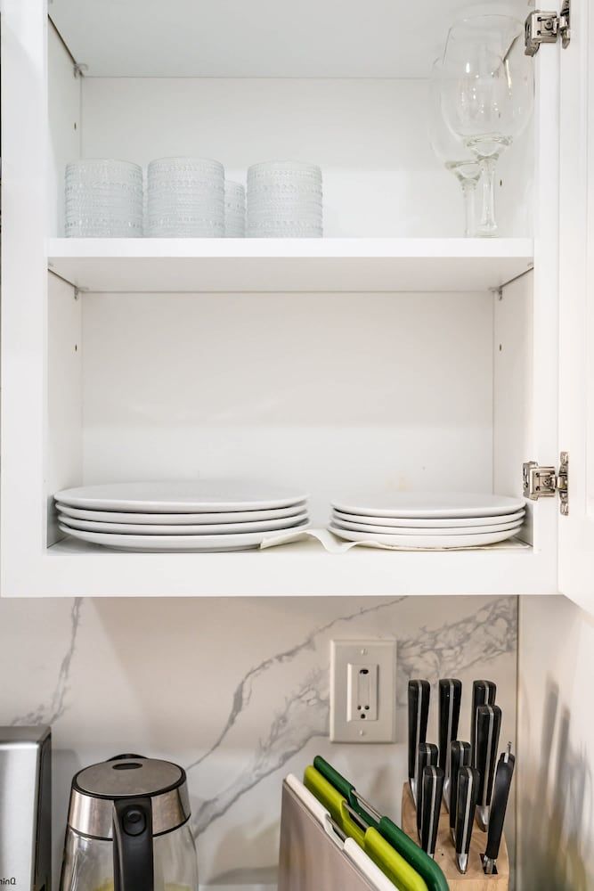 Modern Cozy Retreat Stylish Stay With Patio Parking Apartment 39