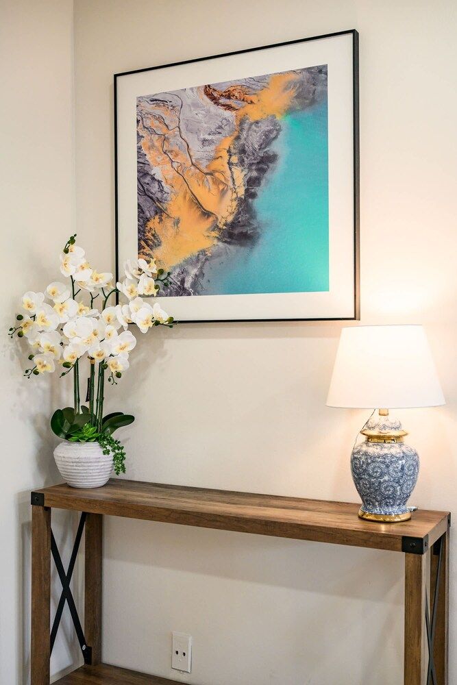 Modern Cozy Retreat Stylish Stay With Patio Parking Apartment 35