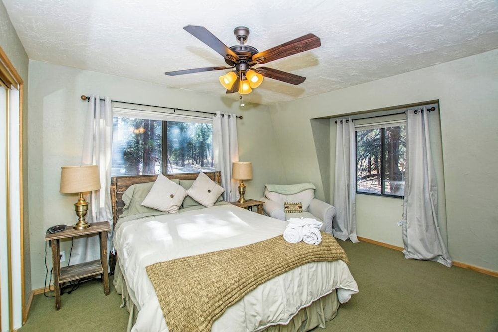 Signature Cabin, 2 Bedrooms, Kitchen