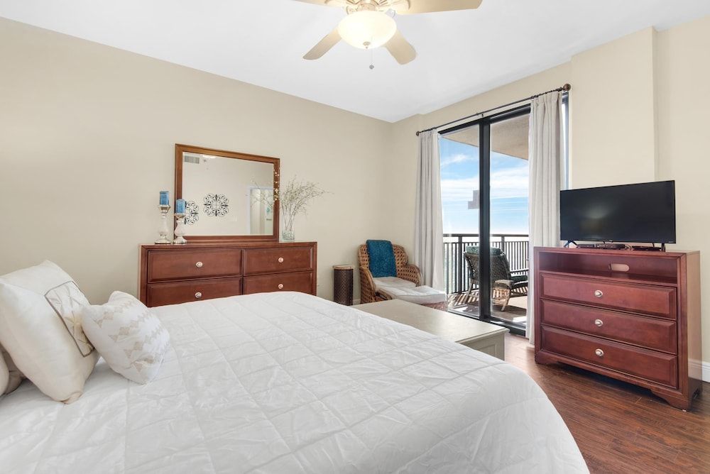 Condo, Multiple Beds (Navarre Towers 805)