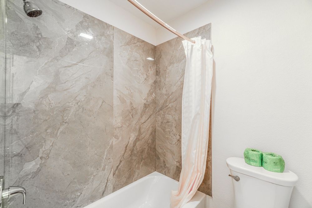 Regency Inn By OYO Rockdale TX Room, 1 Queen Bed, Non Smoking 9