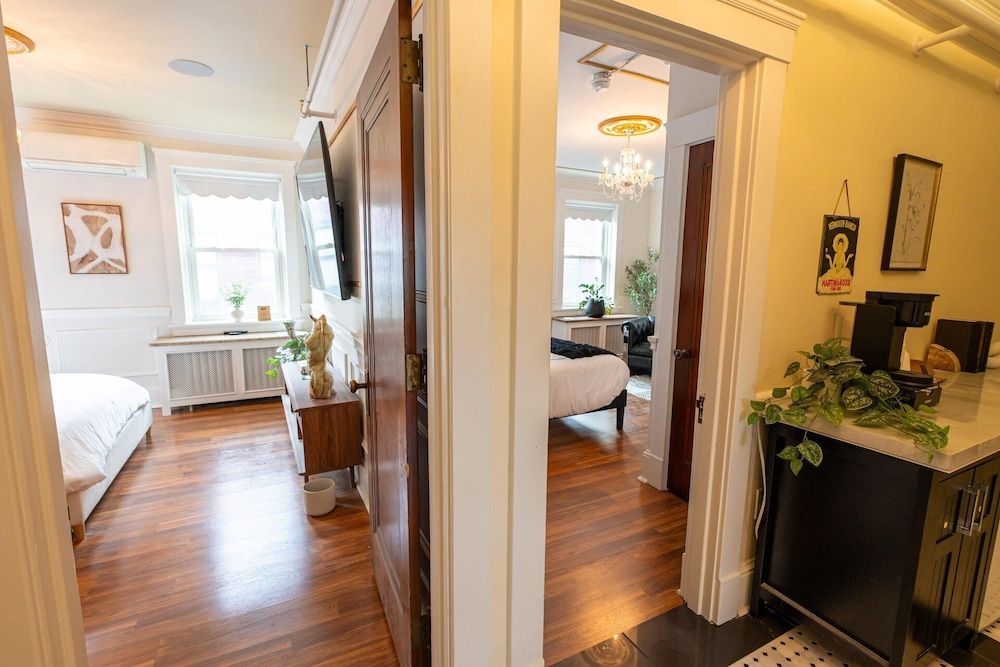 Chateau Connellsville Deluxe Double Room 12