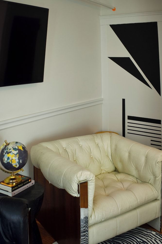 Chateau Connellsville Deluxe Double Room 2