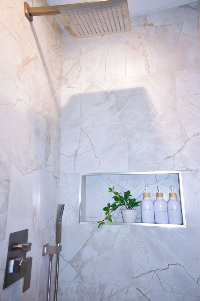 Chateau Connellsville Basic Suite, Private Bathroom, Courtyard View 12