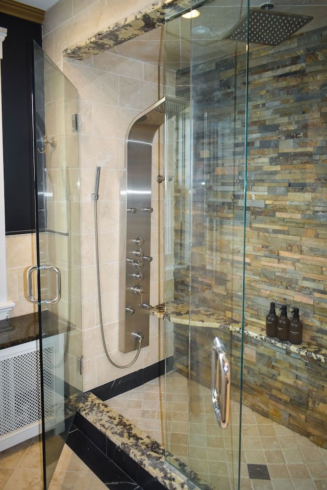 Chateau Connellsville Deluxe Double Room 18