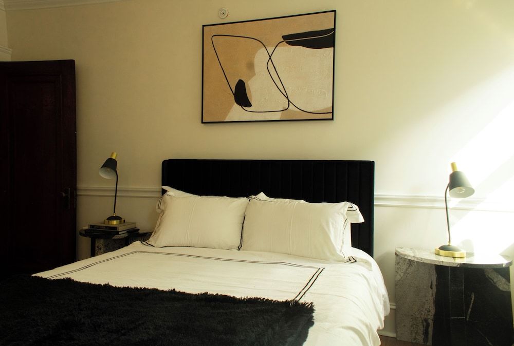 Chateau Connellsville Deluxe Double Room 6