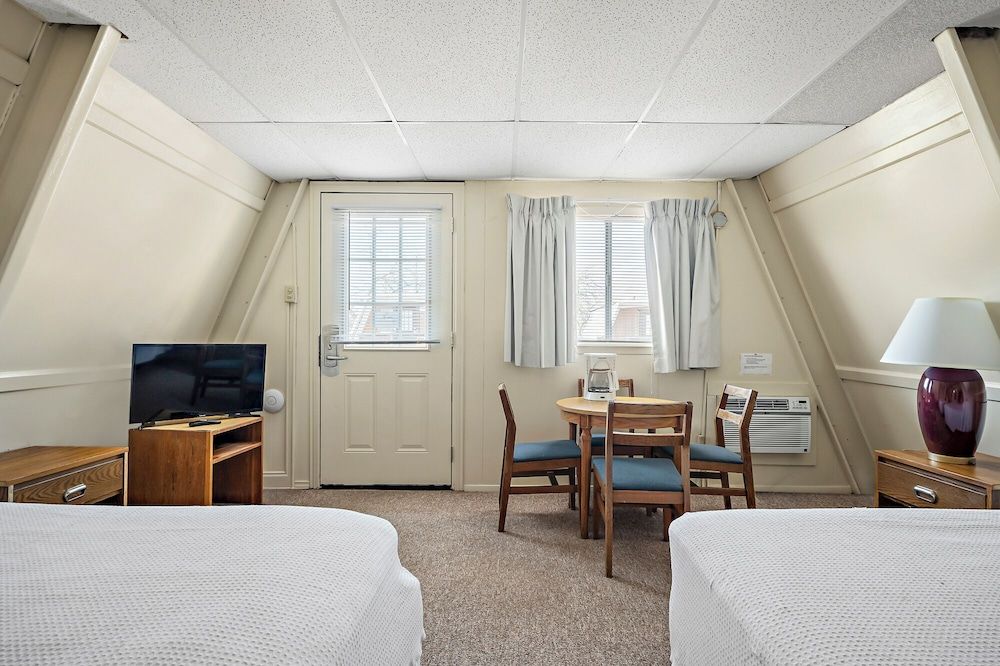 Heidelberg Lodges Standard Double Room, 2 Double Beds 3