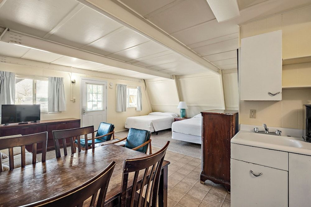 Heidelberg Lodges Standard Triple Room, Multiple Beds 3