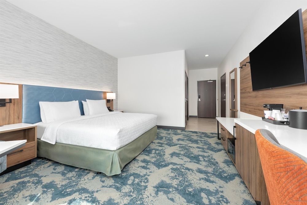 Room, 1 King Bed, Accessible (Hearing)
