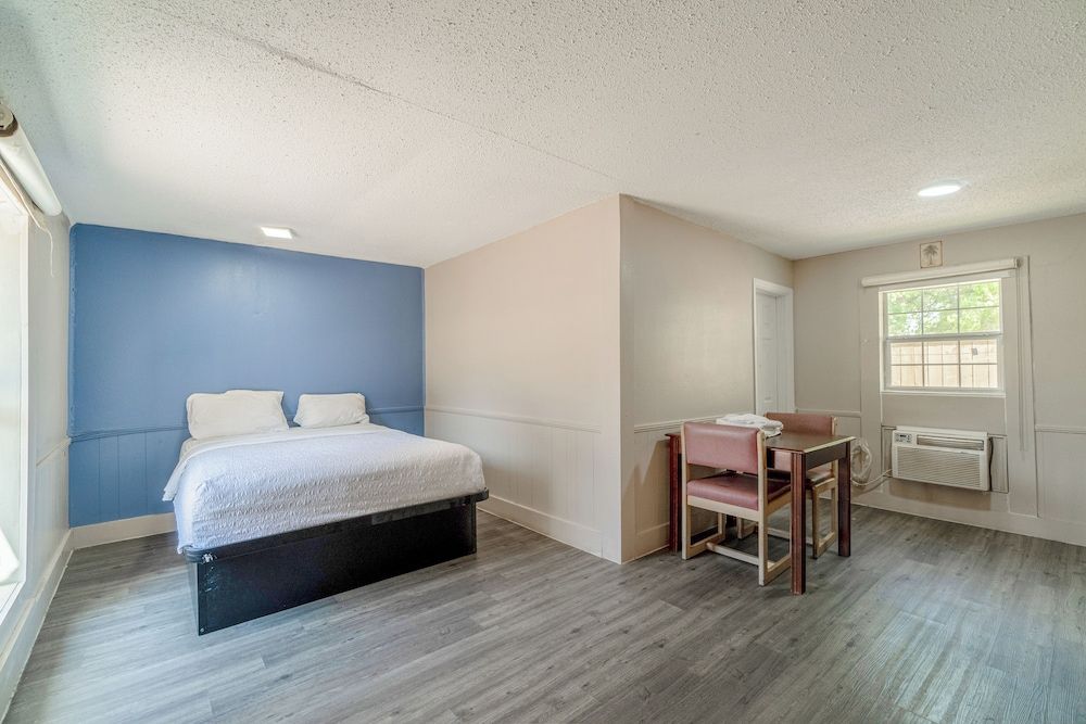 Cypress Inn Motel By OYO West Monroe I-20 Room, 1 Queen Bed, Non Smoking 28