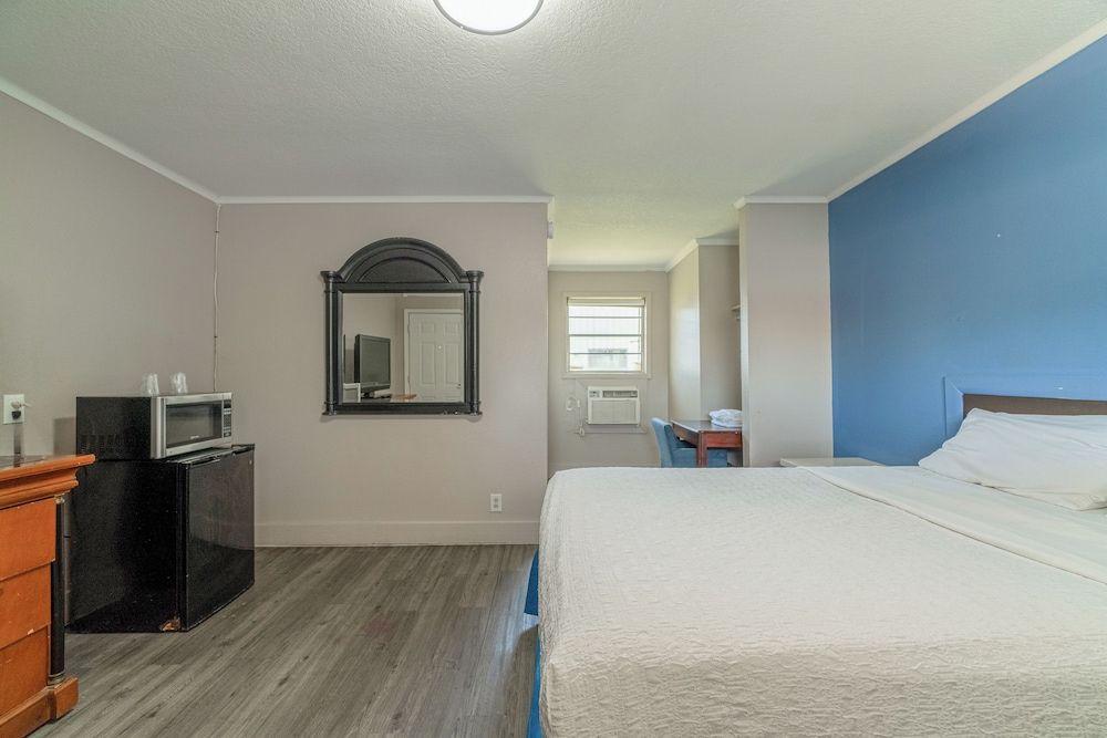 Cypress Inn Motel By OYO West Monroe I-20 Room, 1 Queen Bed, Non Smoking 17