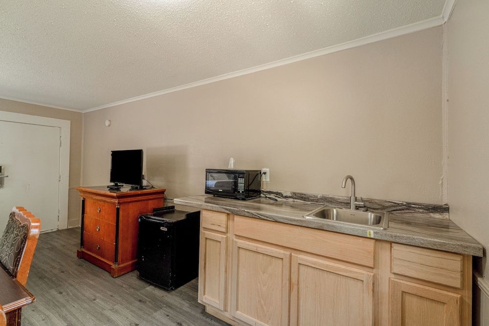 Cypress Inn Motel By OYO West Monroe I-20 Room, 2 Queen Beds, Smoking 30