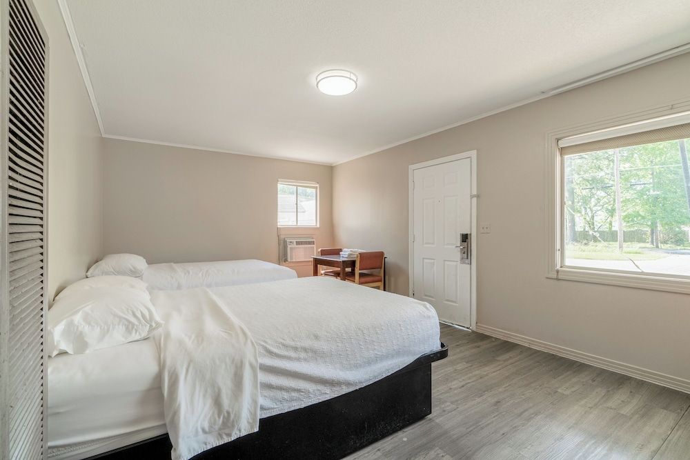 Cypress Inn Motel By OYO West Monroe I-20 Room, 2 Queen Beds, Smoking 4