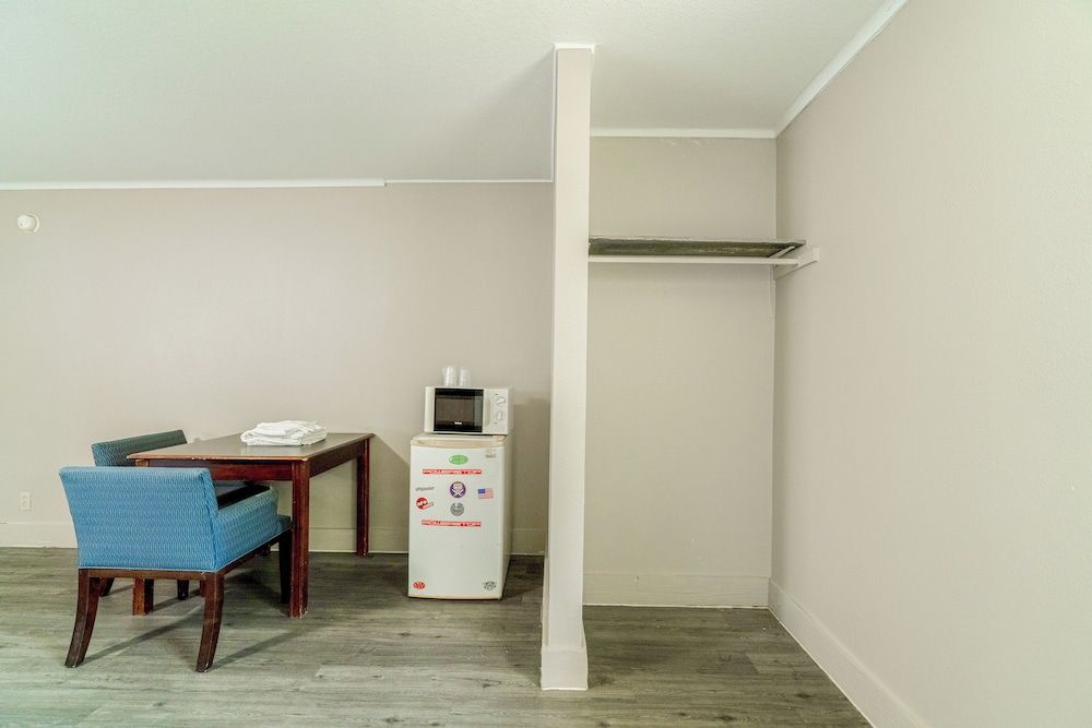 Cypress Inn Motel By OYO West Monroe I-20 Room, 2 Queen Beds, Smoking 19