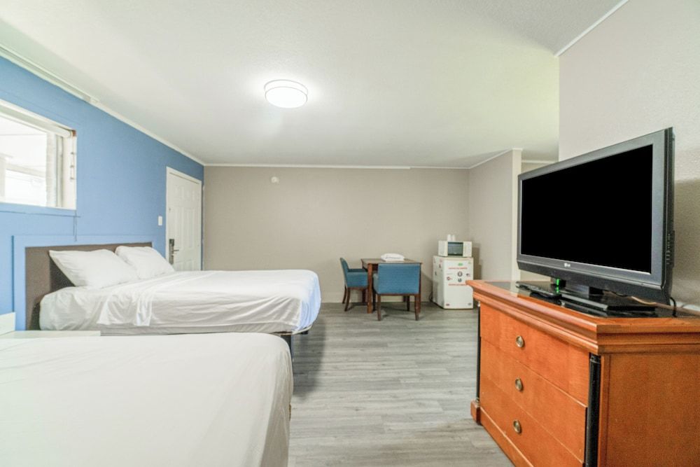 Cypress Inn Motel By OYO West Monroe I-20 Room, 2 Queen Beds, Smoking 20