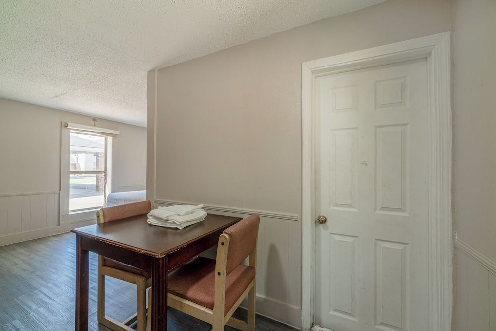 Cypress Inn Motel By OYO West Monroe I-20 Room, 1 Queen Bed, Non Smoking 27