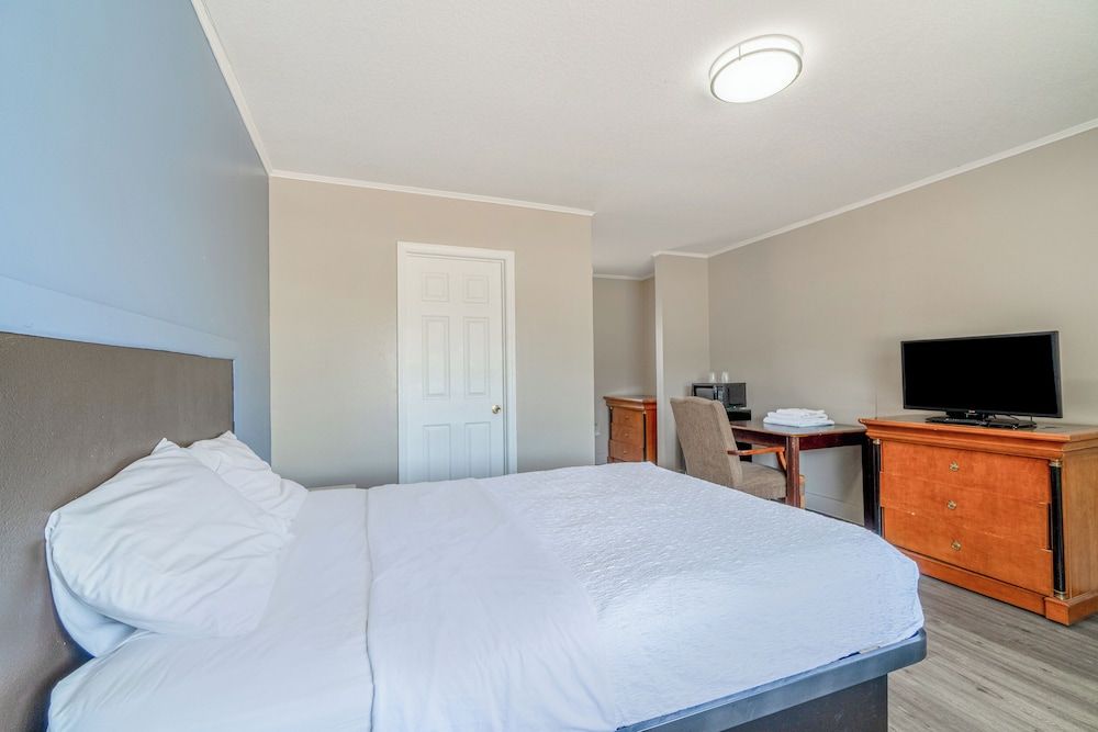 Cypress Inn Motel By OYO West Monroe I-20 Room, 1 Queen Bed, Non Smoking 9