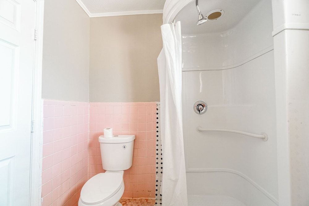 Cypress Inn Motel By OYO West Monroe I-20 Room, 1 Queen Bed, Non Smoking 33