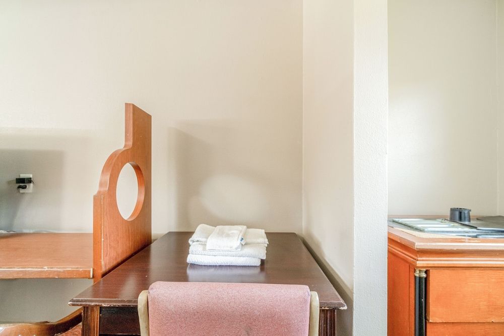 Cypress Inn Motel By OYO West Monroe I-20 Room, 2 Queen Beds, Smoking 15