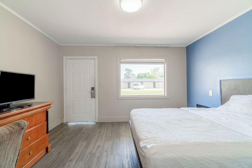 Cypress Inn Motel By OYO West Monroe I-20 Room, 1 Queen Bed, Non Smoking 7