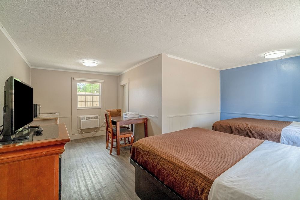 Cypress Inn Motel By OYO West Monroe I-20 Room, 2 Queen Beds, Smoking 27