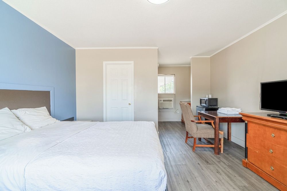 Cypress Inn Motel By OYO West Monroe I-20 Room, 1 Queen Bed, Non Smoking 11