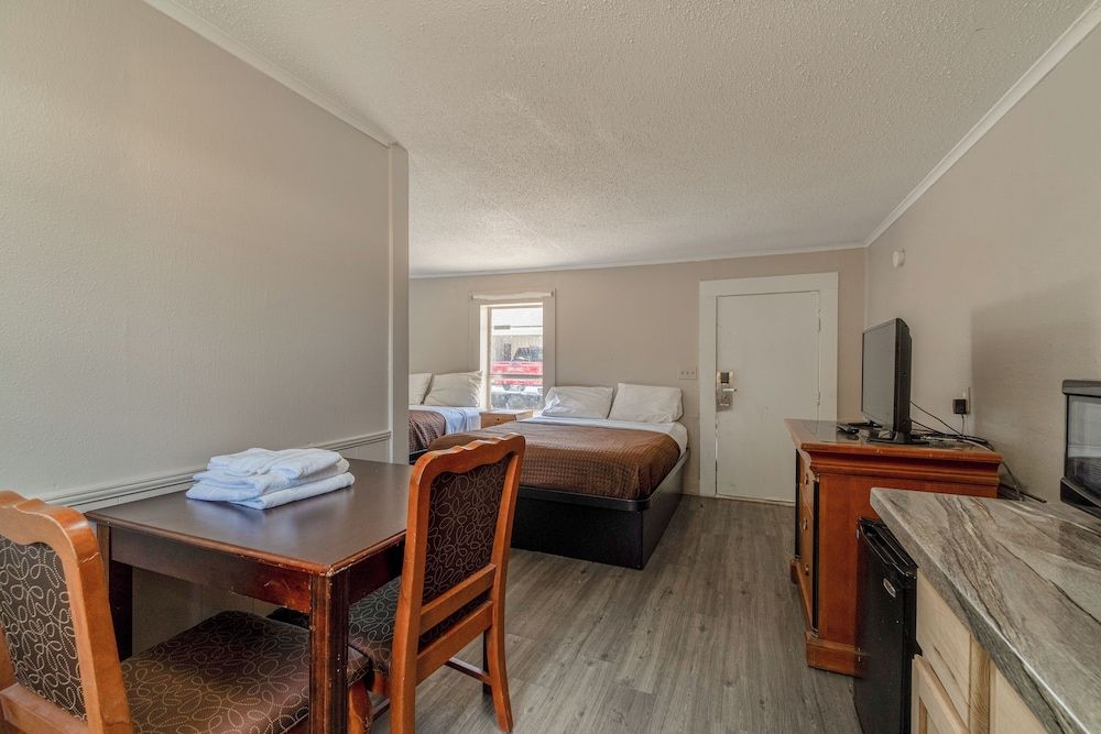 Cypress Inn Motel By OYO West Monroe I-20 Room, 2 Queen Beds, Smoking 35