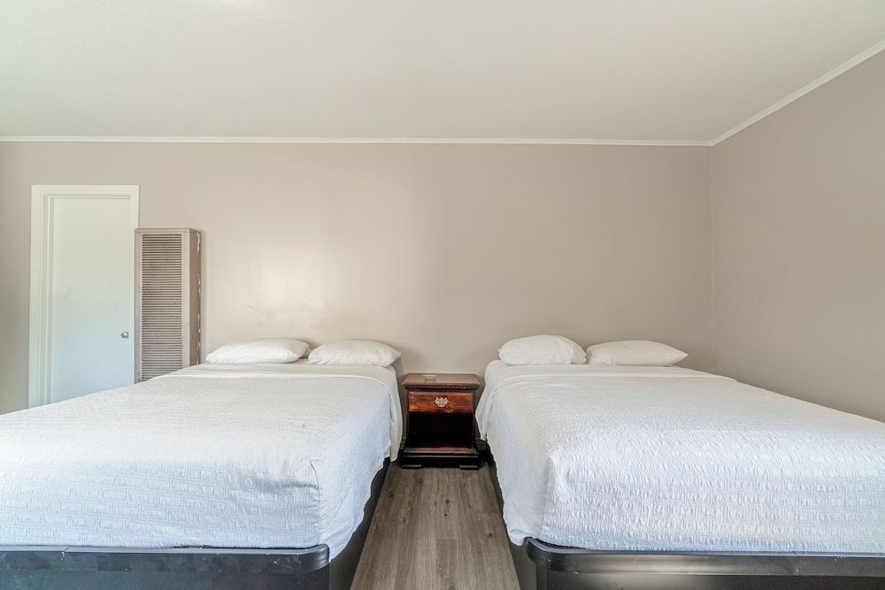 Cypress Inn Motel By OYO West Monroe I-20 Room, 2 Queen Beds, Smoking 8