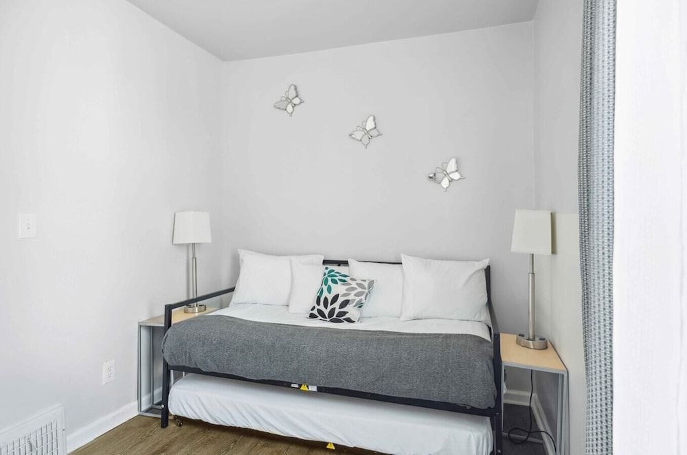 Downtown Detroit Gem 3 Bedrooms & Culture! House (3 Bedrooms) 19