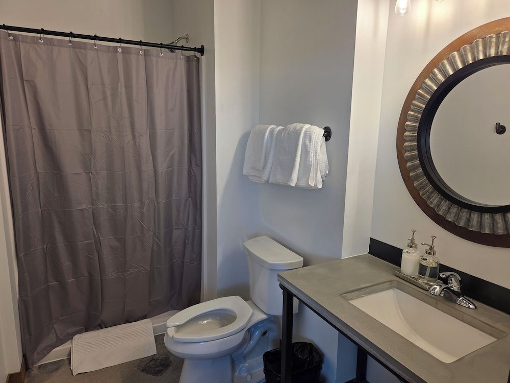 The Mill Hotel Comfort Single Room 4