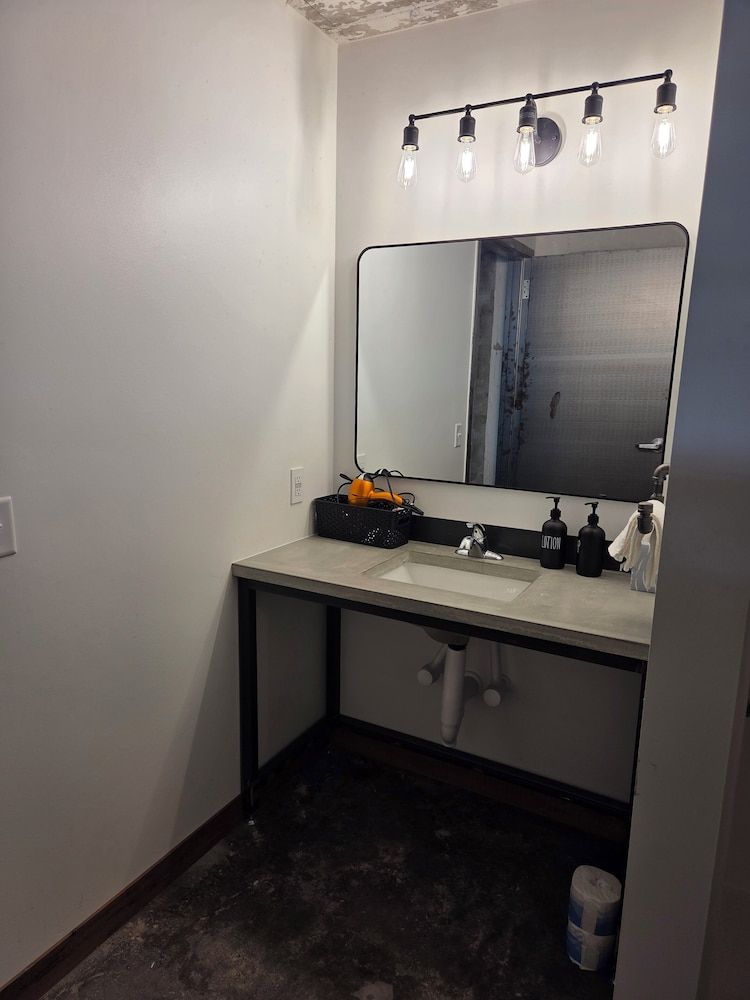 The Mill Hotel Single Room 5