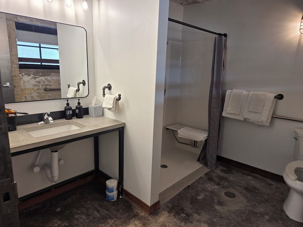 The Mill Hotel Single Room 6