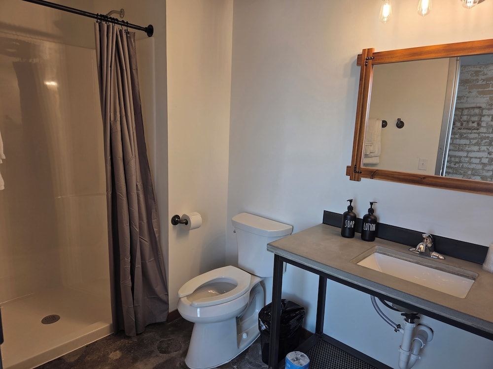 The Mill Hotel Deluxe Suite, River View 12