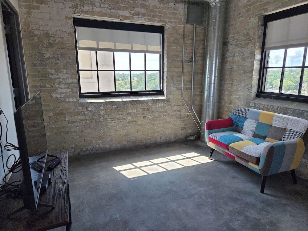 The Mill Hotel Deluxe Suite, River View 10