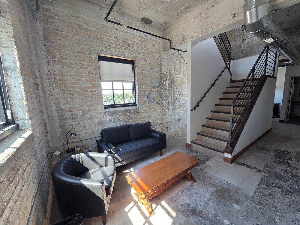 The Mill Hotel Deluxe Suite, River View 9