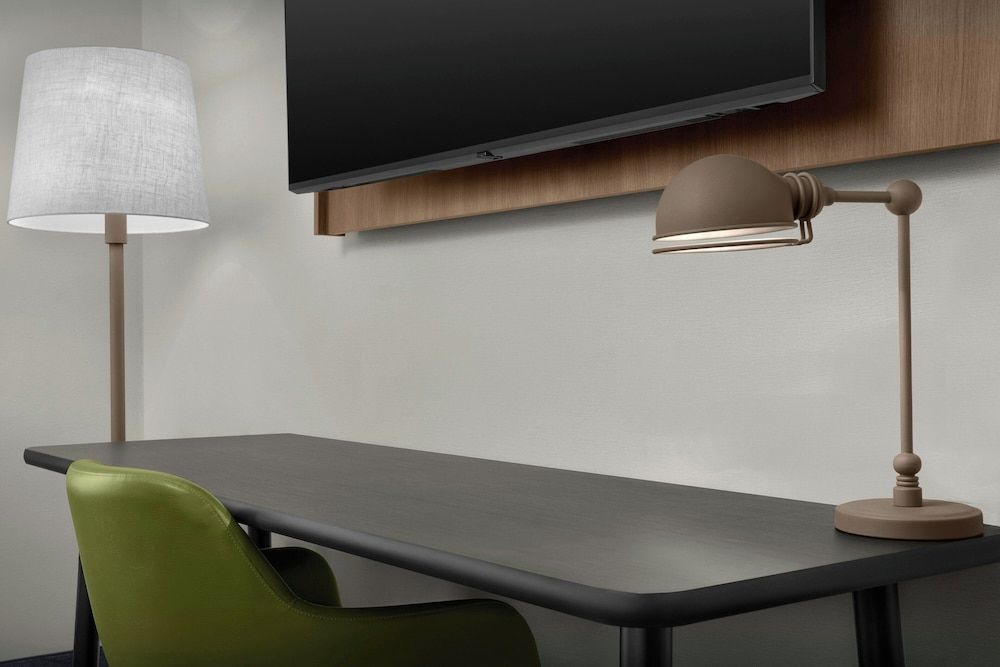 Fairfield By Marriott Inn & Suites Weldon Standard Room, 1 King Bed 9