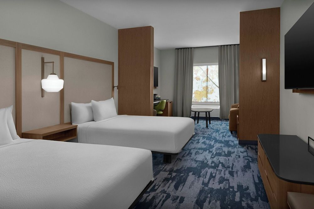 Fairfield By Marriott Inn & Suites Weldon Studio Suite, Multiple Beds 4