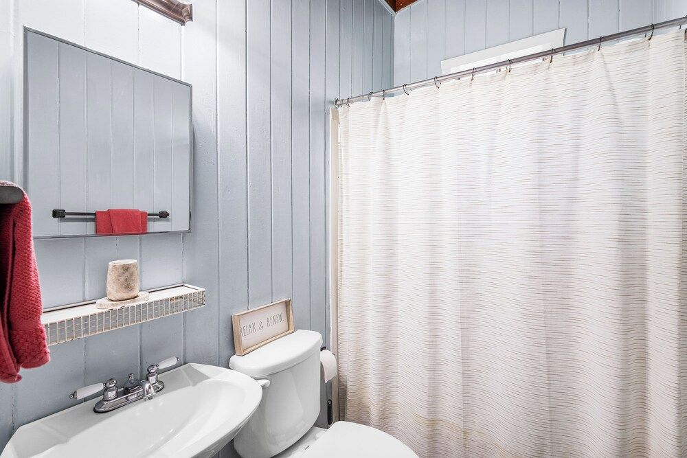 Drackett House by Whiskey Properties Cottage, 2 Bedrooms, Kitchen 16