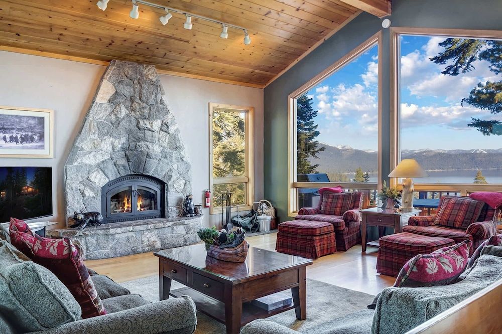 House, Multiple Beds, Hot Tub, Mountain View (Lakeview Hideaway)