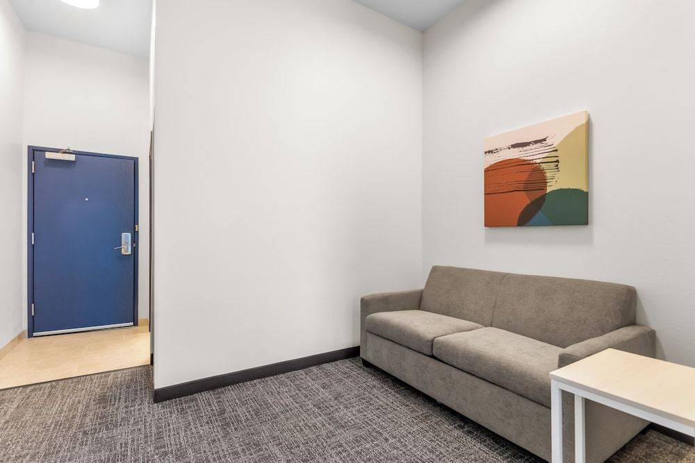 Spark by Hilton Dothan Room, 1 King Bed with Sofa bed, Accessible (Hearing)