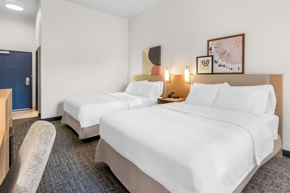 Spark by Hilton Dothan Room, 2 Queen Beds 3