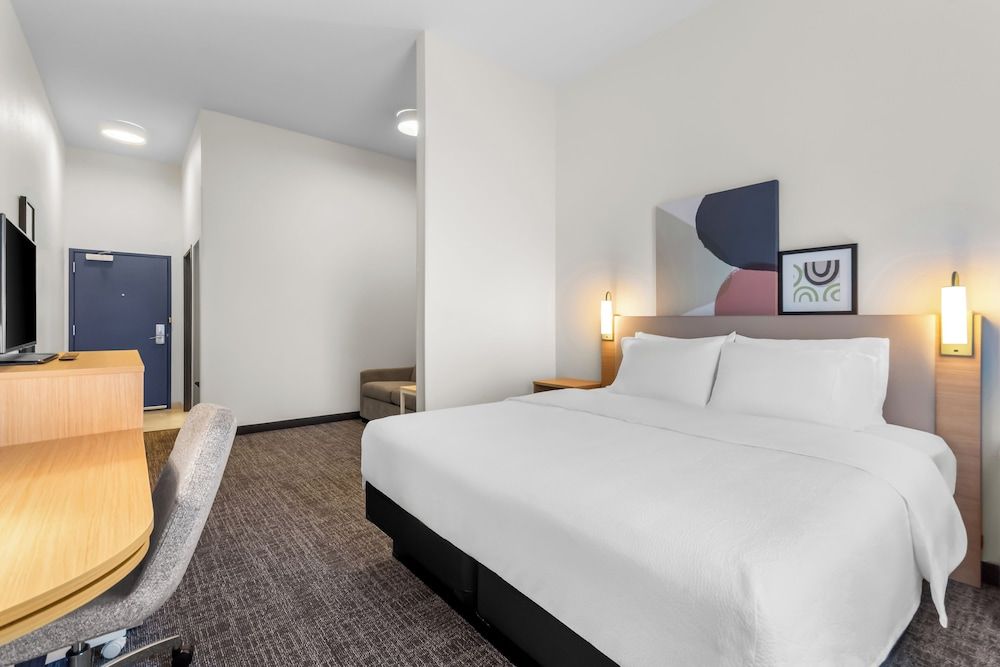 Spark by Hilton Dothan Room, 1 King Bed with Sofa bed, Accessible (Hearing) 2