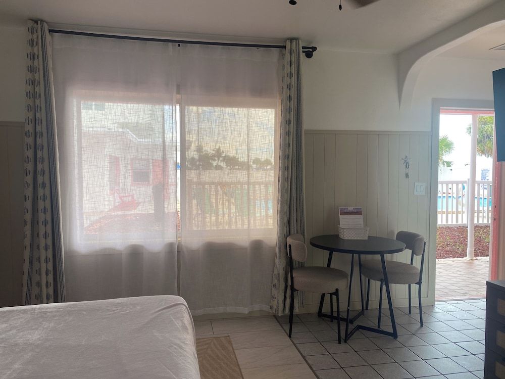 Arvilla Elite Studio, 1 King Bed with Sofa bed, Kitchenette, Pool View 3