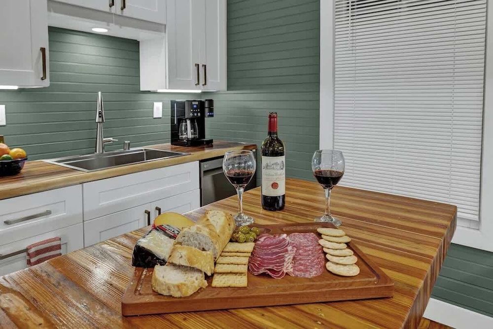 Tolle Haus: W/pool & Firepit-walk to Schlitterbahn, Comal Chutes & Downtown! House, Multiple Beds, Pool Access, Pool View (381 Tolle St) 7