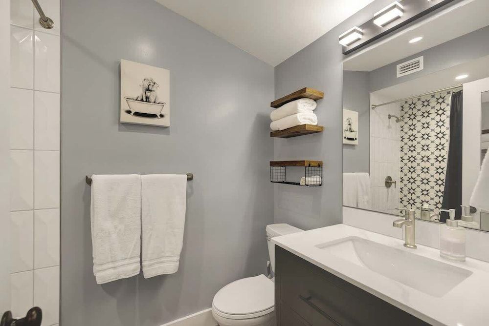 Tolle Haus: W/pool & Firepit-walk to Schlitterbahn, Comal Chutes & Downtown! House, Multiple Beds, Pool Access, Pool View (381 Tolle St) 13