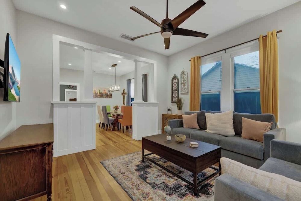 Tolle Haus: W/pool & Firepit-walk to Schlitterbahn, Comal Chutes & Downtown! House, Multiple Beds, Pool Access, Pool View (381 Tolle St) 8