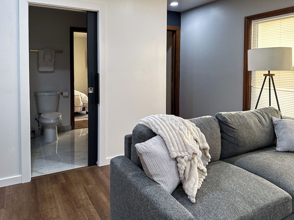 DTW Suites Suite, 2 Bedrooms, Kitchen 13