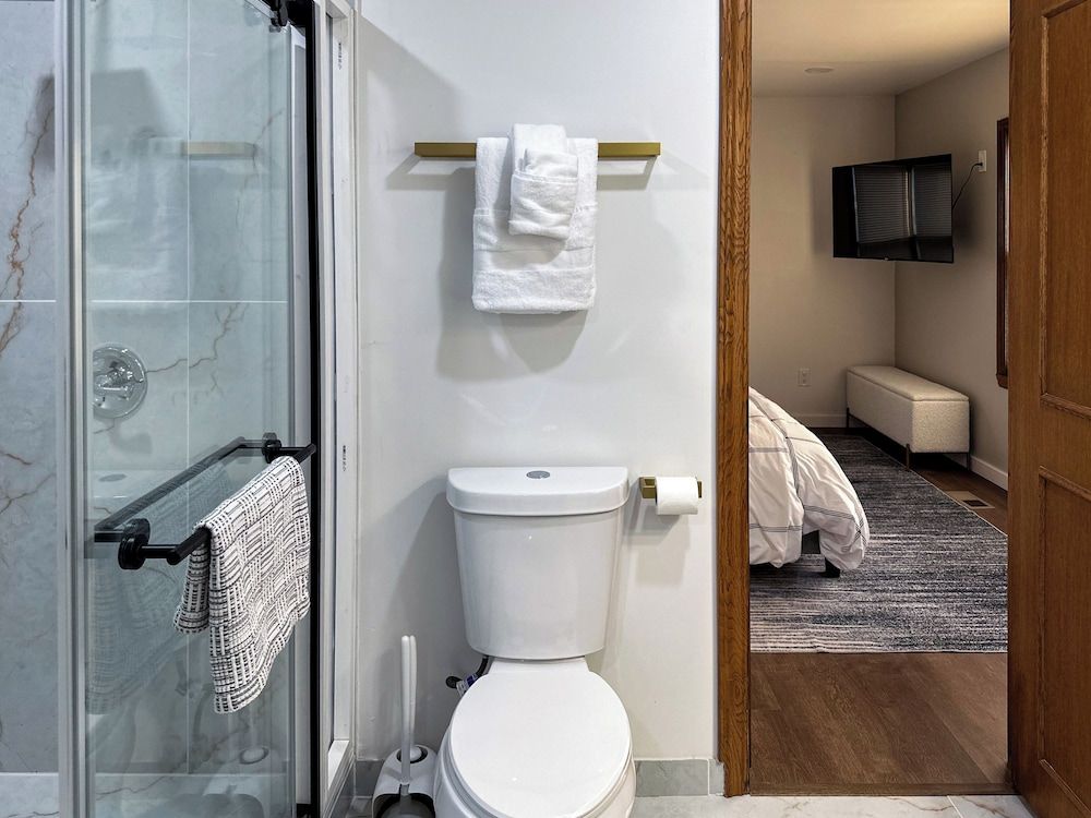 DTW Suites Suite, 2 Bedrooms, Kitchen 16