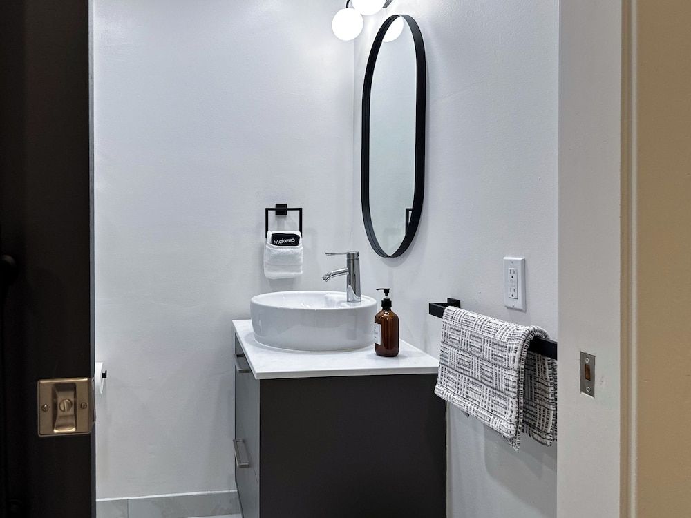 DTW Suites Room, 1 Double Bed 6